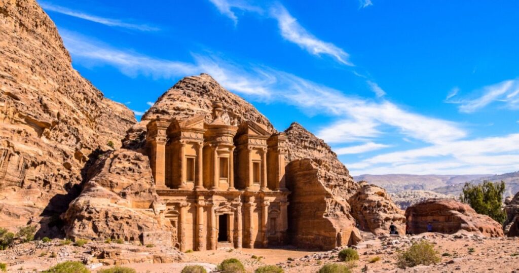 10 coisas que você nunca soube sobre a antiga cidade de Petra 3 Ad Deir, Petra