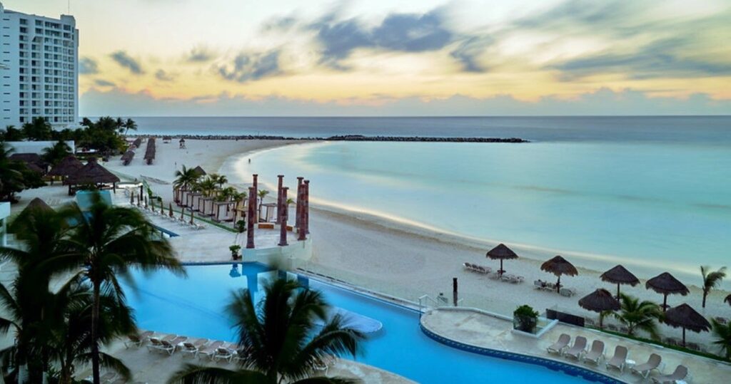 Pausa romântica: fique nestes 10 resorts com tudo incluído em Cancun (somente para adultos) 5 Resort in Cancun, Mexico