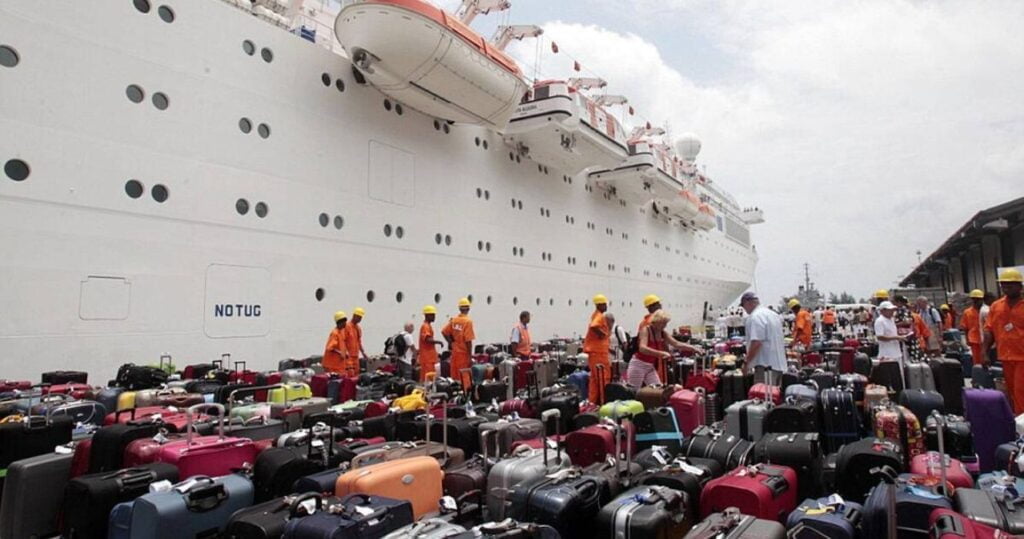 cruise-ship-luggage