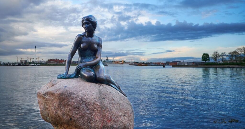 A estátua da Pequena Sereia em Copenhague merece sua fama? O que planejar ao visitar 2 the little mermaid statue in copenhagen