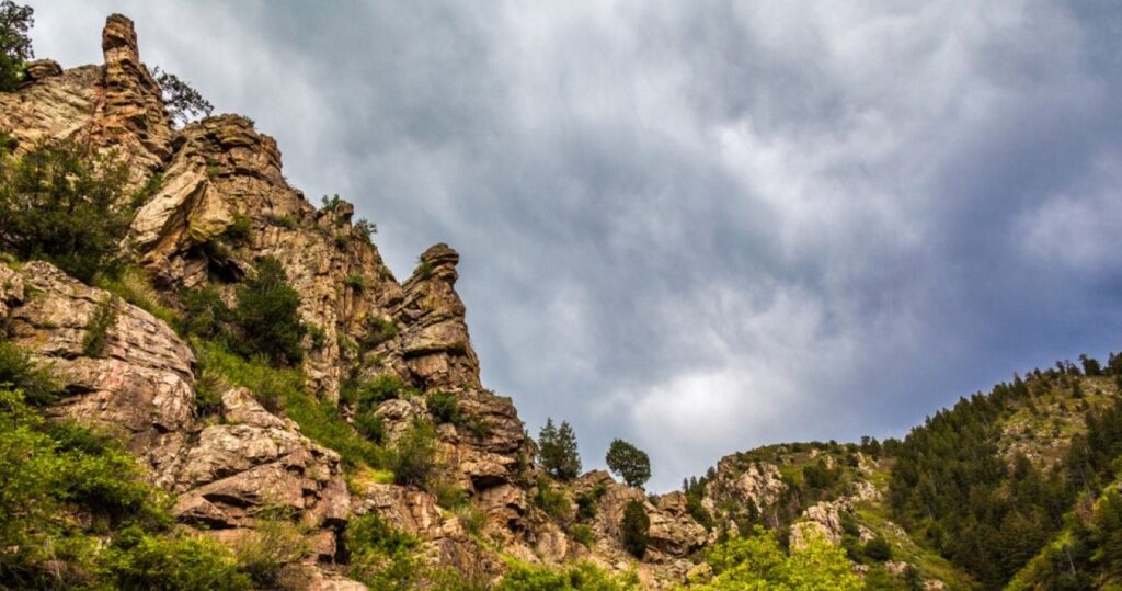 Caminhadas no condado de Colorado: 10 caminhadas fáceis perto de Denver 7 Hills and Rocky Terrain of Waterton Canyon in Colorado