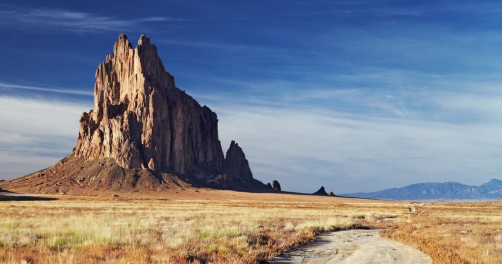 Circuito de viagem de 1 semana: a paisagem deslumbrante do Novo México 21 Shiprock, New Mexico