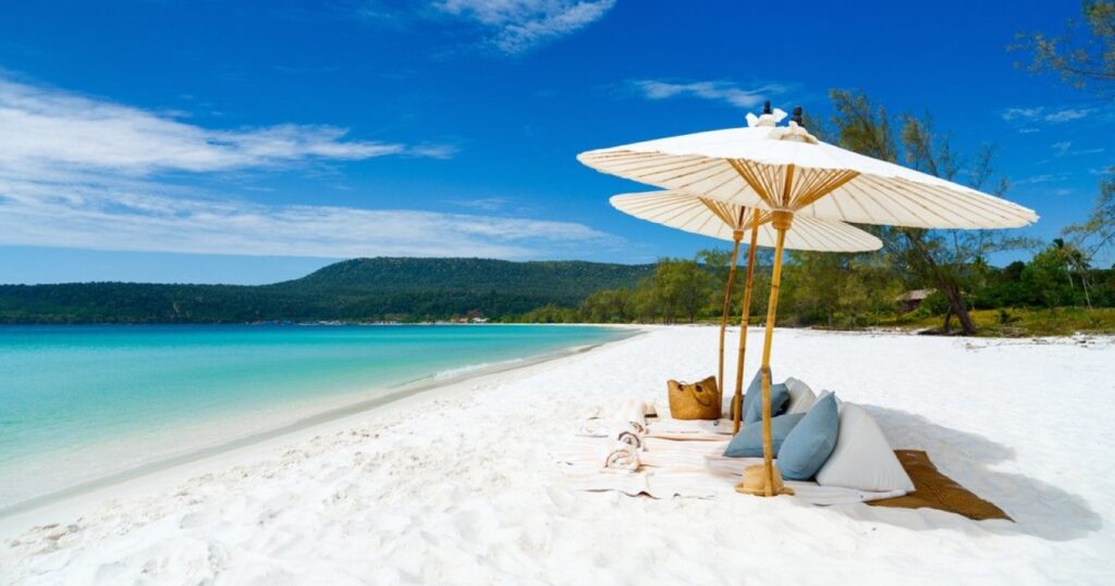 Ilhas menos conhecidas ao redor do mundo valem o seu orçamento de férias 2 Beach in Koh Rong island, Cambodia