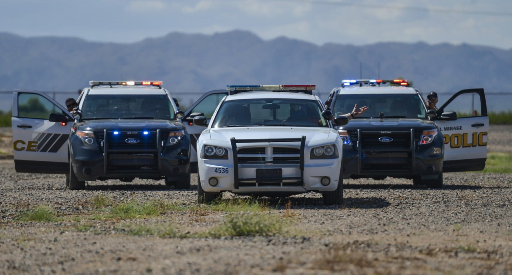 Pedal To The Metal: passeios de perseguição policial em alta velocidade em Las Vegas 2 American Police Vehicles