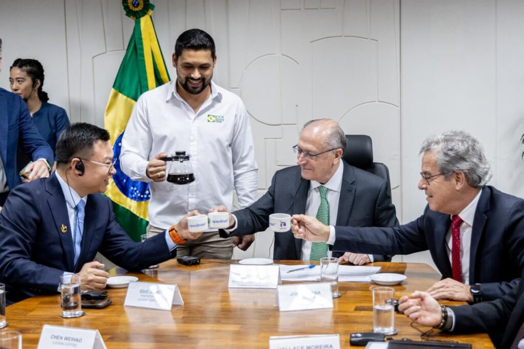 Luckin Coffee assina MOU para café de 1 bilhão de dólares 23 lukin coffe 2