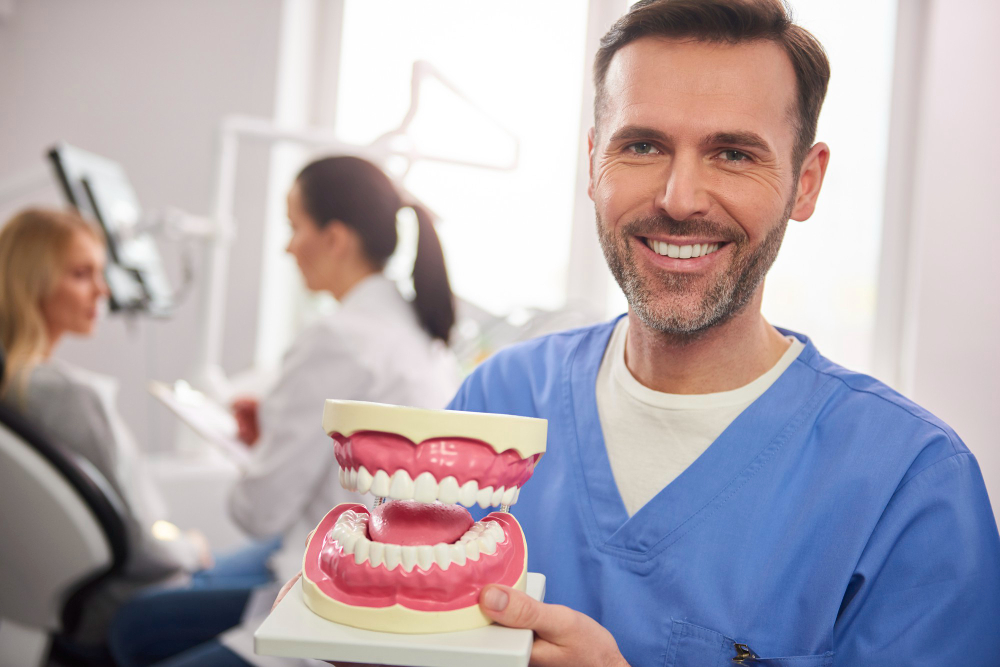Quais são os benefícios do implante dentário para idoso? 3 benefícios do implante dentário para idoso